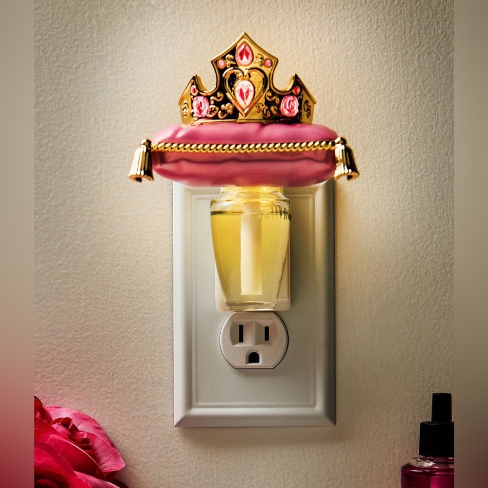 NWT B&BW Aurora Disney Princess Collection Wallflower Nightlight & NWT REFILL